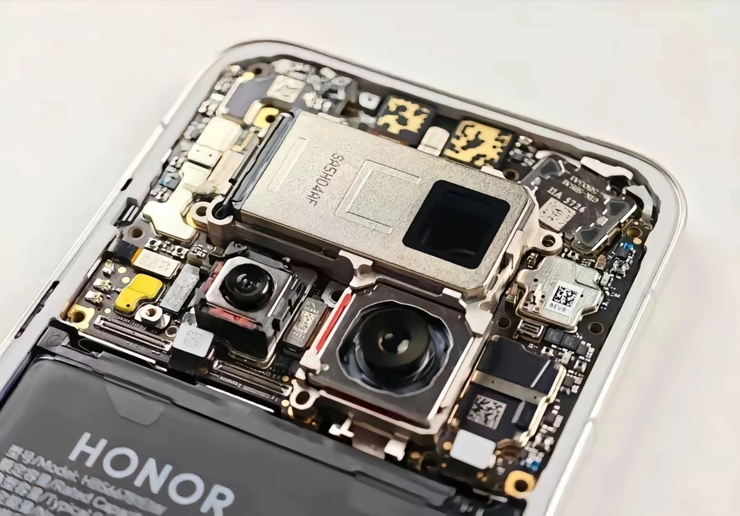 看到荣耀Magic8Pro的潜望镜头，就明白5699的售价其实已经值回...