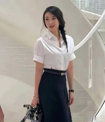 章子怡离婚后，跟换了个人一样