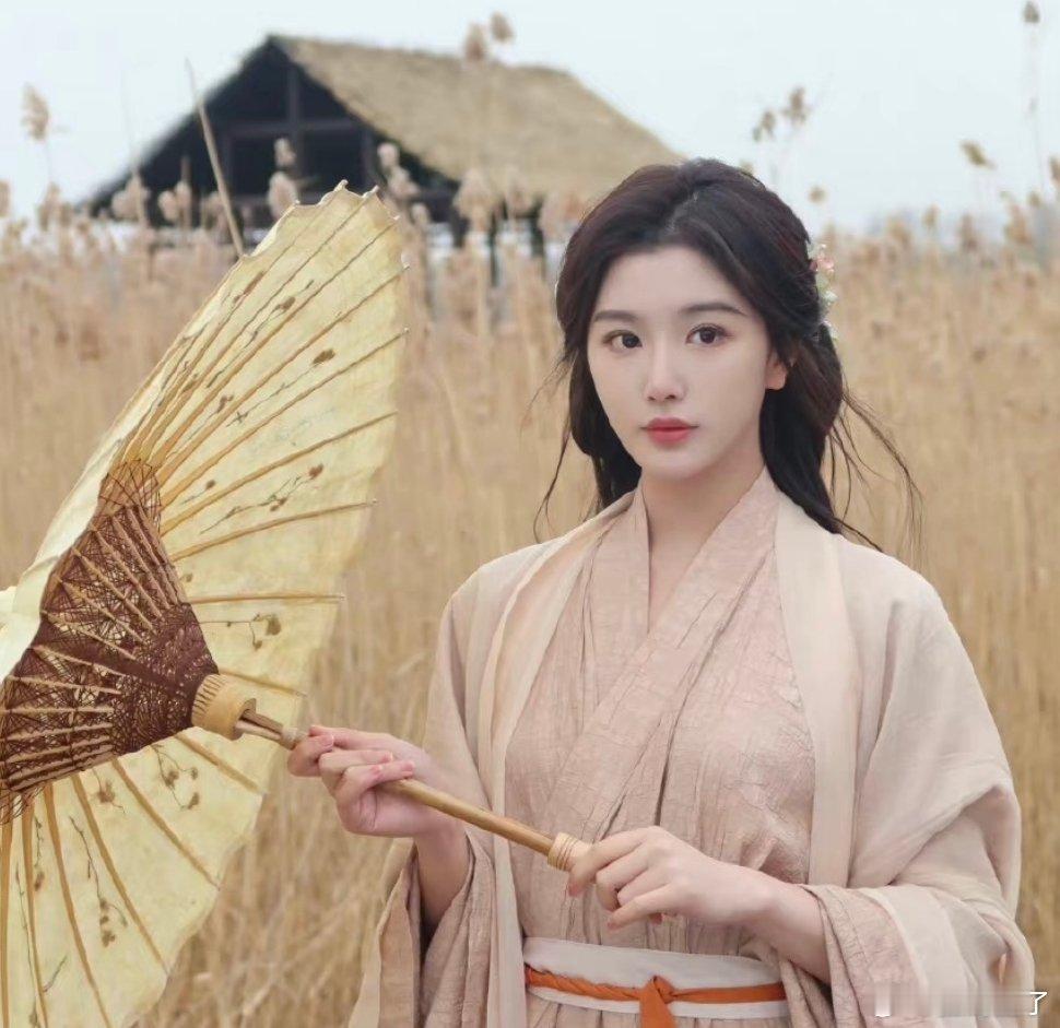 #孔雪儿[超话]#雪雪无论什么什么发型都能驾驭​