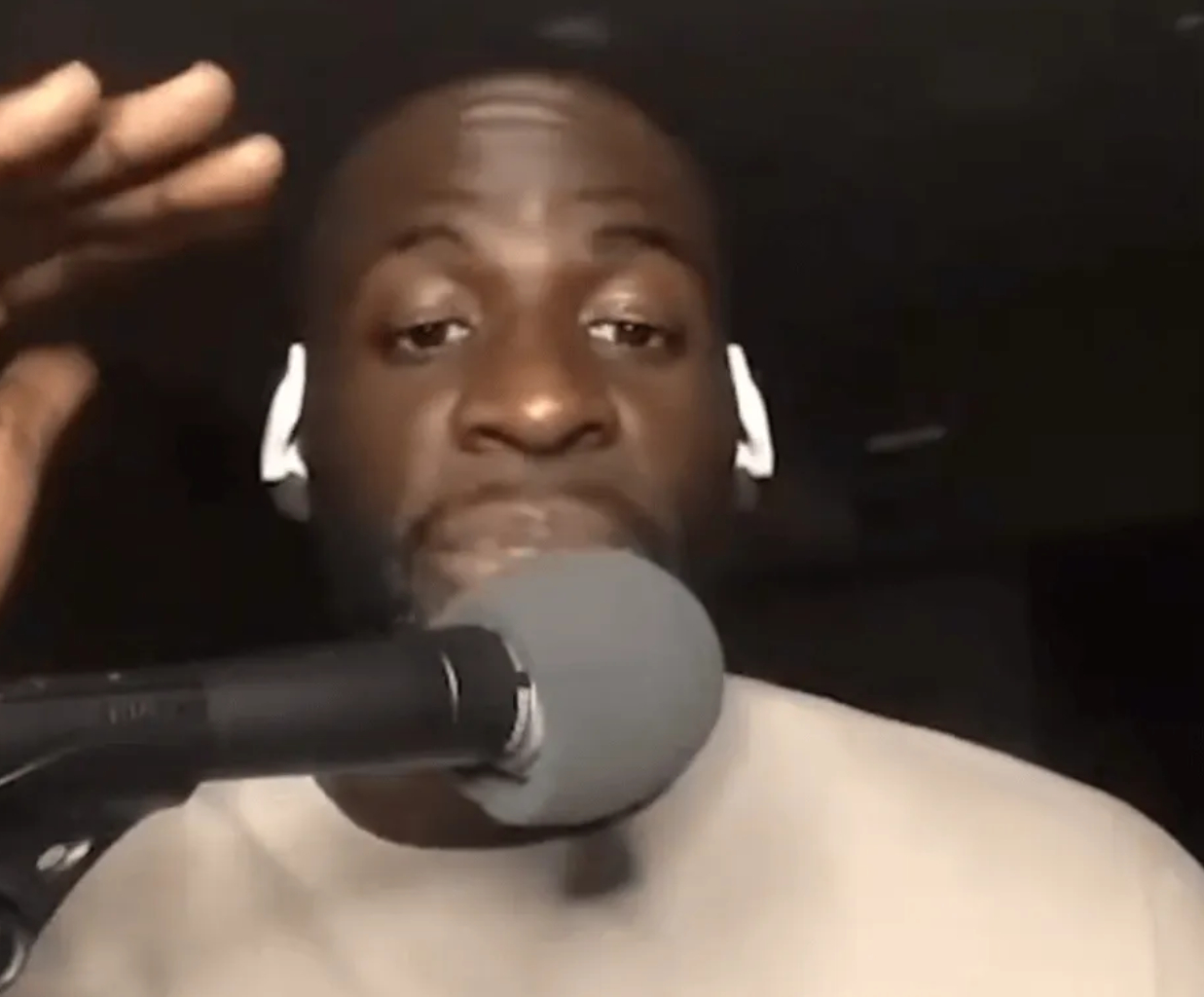 追梦：詹姆斯身上肩负的期待可能是最高的，他还超额兑现了  勇士球员德雷...