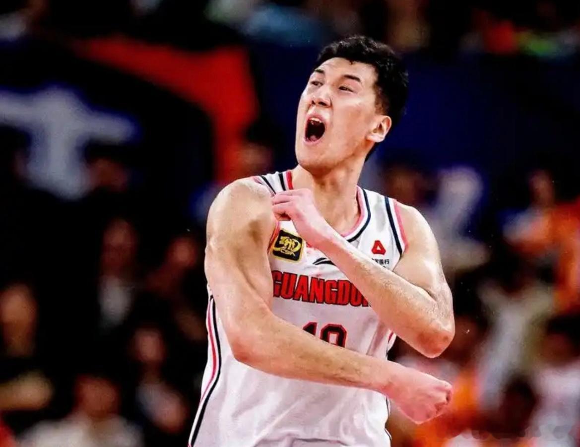 杜润旺告别广东宏远！15年青春落幕，奔赴同曦拿下顶薪杜润旺昨天社媒更新...