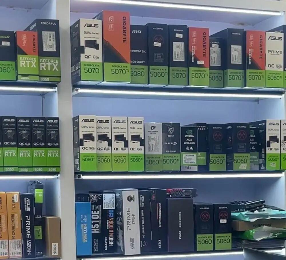【  继内存、硬盘涨价后，显卡价格也涨疯了。8月初，记者走访深圳华强北...