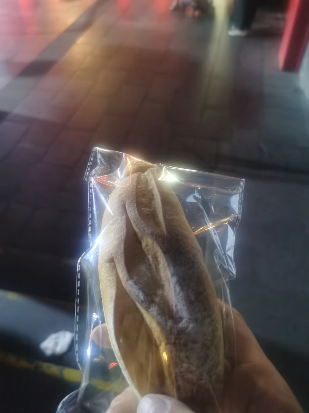 买个馒头也得两块钱了吧，不要对资本有那么畸形的仇恨和偏见啊。  ​