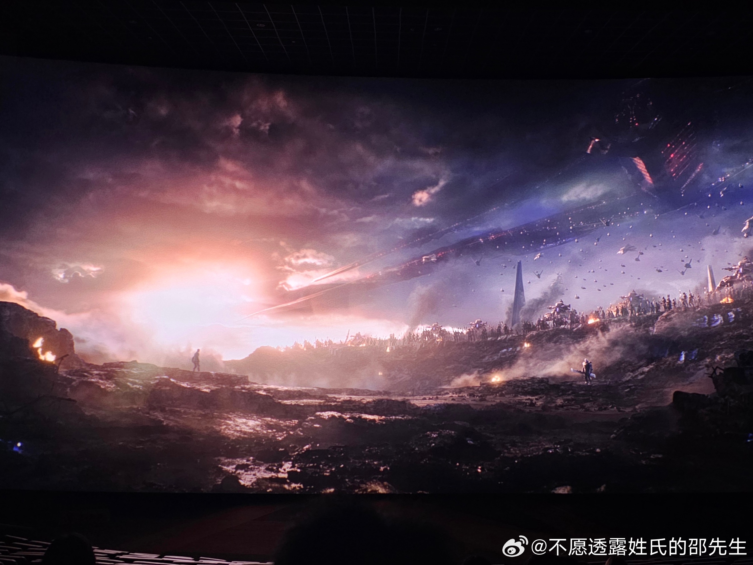 周末去看了复仇者联盟4的重映版，因为是提前好几天定的票，所以期待了好几天，我把这次重映视作漫威送给我的，承载着时间宝石的阿戈摩托之眼

我期待当双手结菱形法印召唤时间宝石力量时
它能带我重回2019年
那个跟兄弟们开着超跑思域四处自驾的一年
那个靠我爹实现奥迪梦的一年
那个追随C罗首夺欧国联 ​