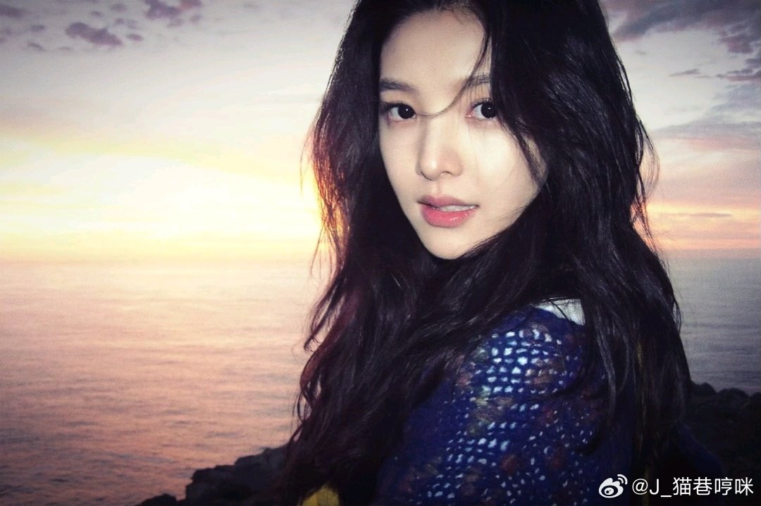 #章若楠[超话]#

好好休息 期待十月的你 ​