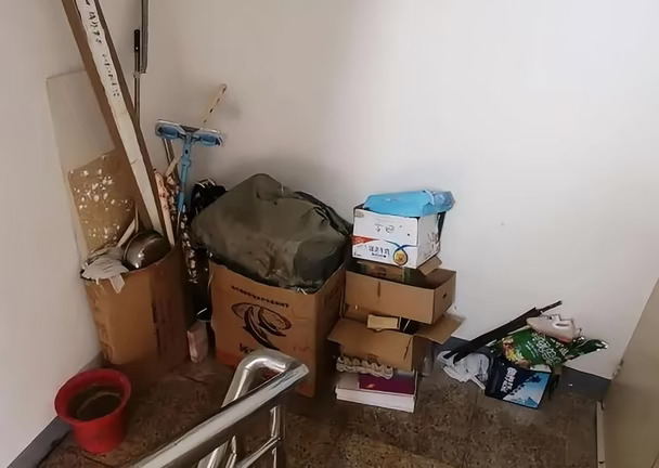 你所在的小区都有什么问题？
公共设施损坏维修不及时；停车秩序杂乱；收支明细不透明；楼道堆放杂物、消防通道被占用，安全隐患整改滞后；部分业主噪音扰民、私占公共区域；邻里之间沟通渠道不足；垃圾分类落实不到位。#理性讨论