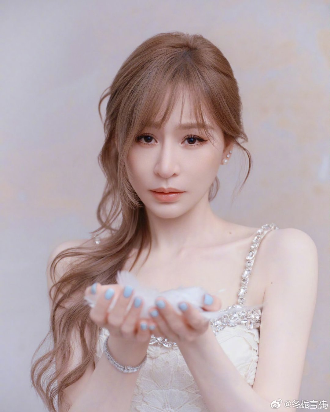 #王心凌[超话]##王心凌爱你##甜蜜天后王心凌##王心凌905生日快乐#“ 你把爱放在我心里” ​
