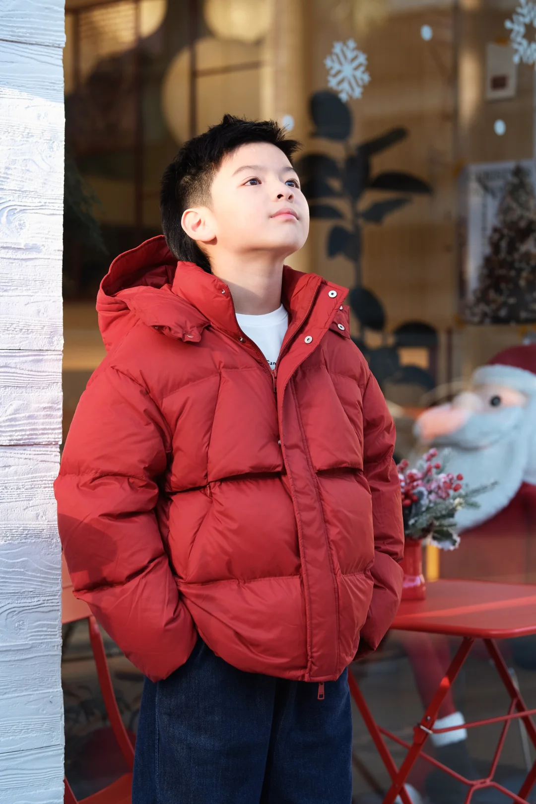 这件羽绒服把冬日氛围感焊在身上了！