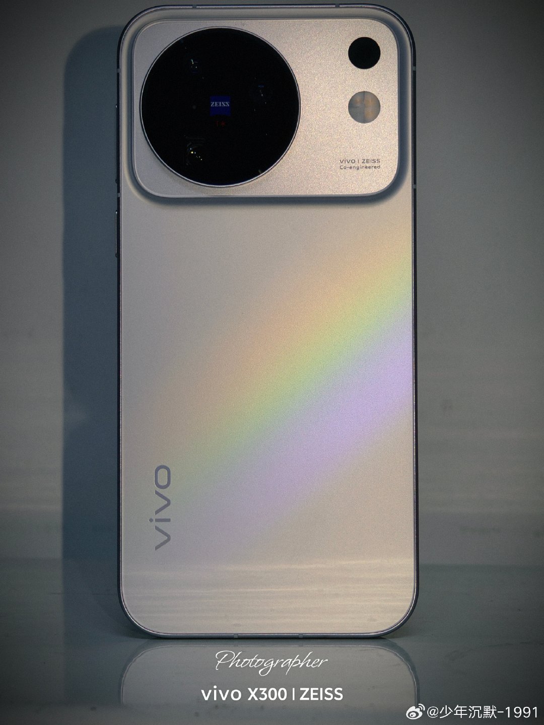#vivo[超话]# 🌕中秋的快乐是vivo给的，祝大家月圆人安，事事圆满呀～#vivo x500系列##vivo相册里的高光时刻# ​