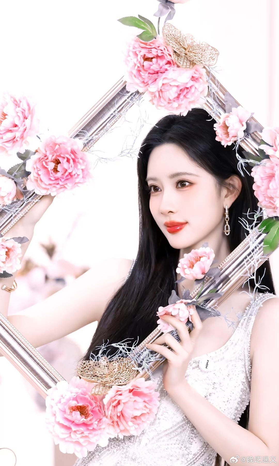 #孟子义[超话]##超星动告白信箱#姐姐，我真的非常喜欢你，我有很多你的小卡，我有空一定会去看你的 ​