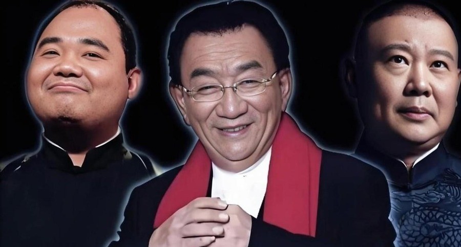 2026年10月11日，侯耀华在直播间里对着几万人说了一句话：侯震不是侯家长孙。同一天晚上，侯震在抖音发了一段AI视频。画面里他跟一只猴子在丛林里互相薅头发。侯震本人是个光头。
这事得从头捋。
郭德纲喊了快二十年的称呼，被侯耀华一句话掀了
侯震是侯宝林长子侯耀中的儿子，1976年生。郭德纲在德云社舞