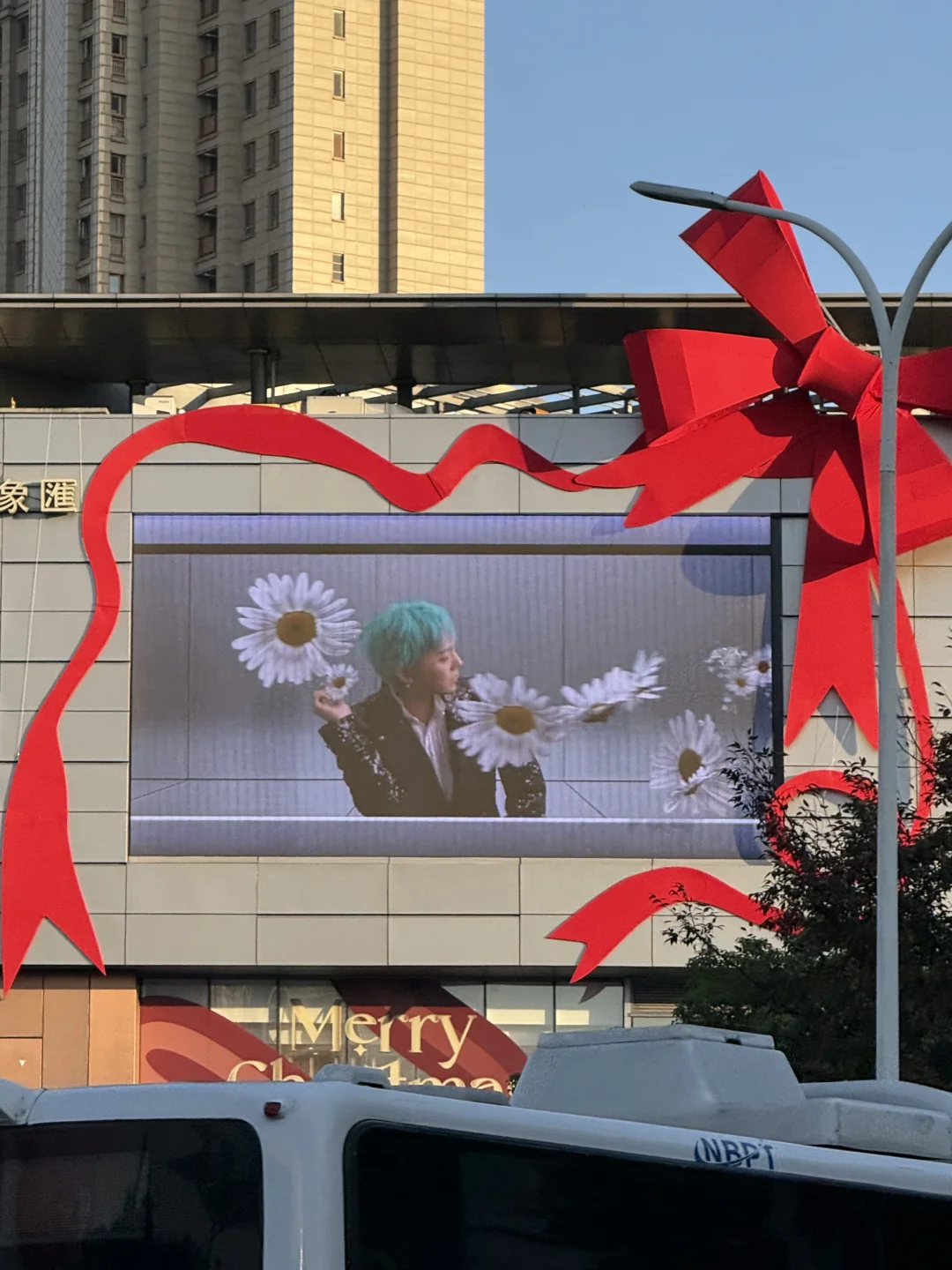 我的天…是权志龙吗？！来宁波了？！