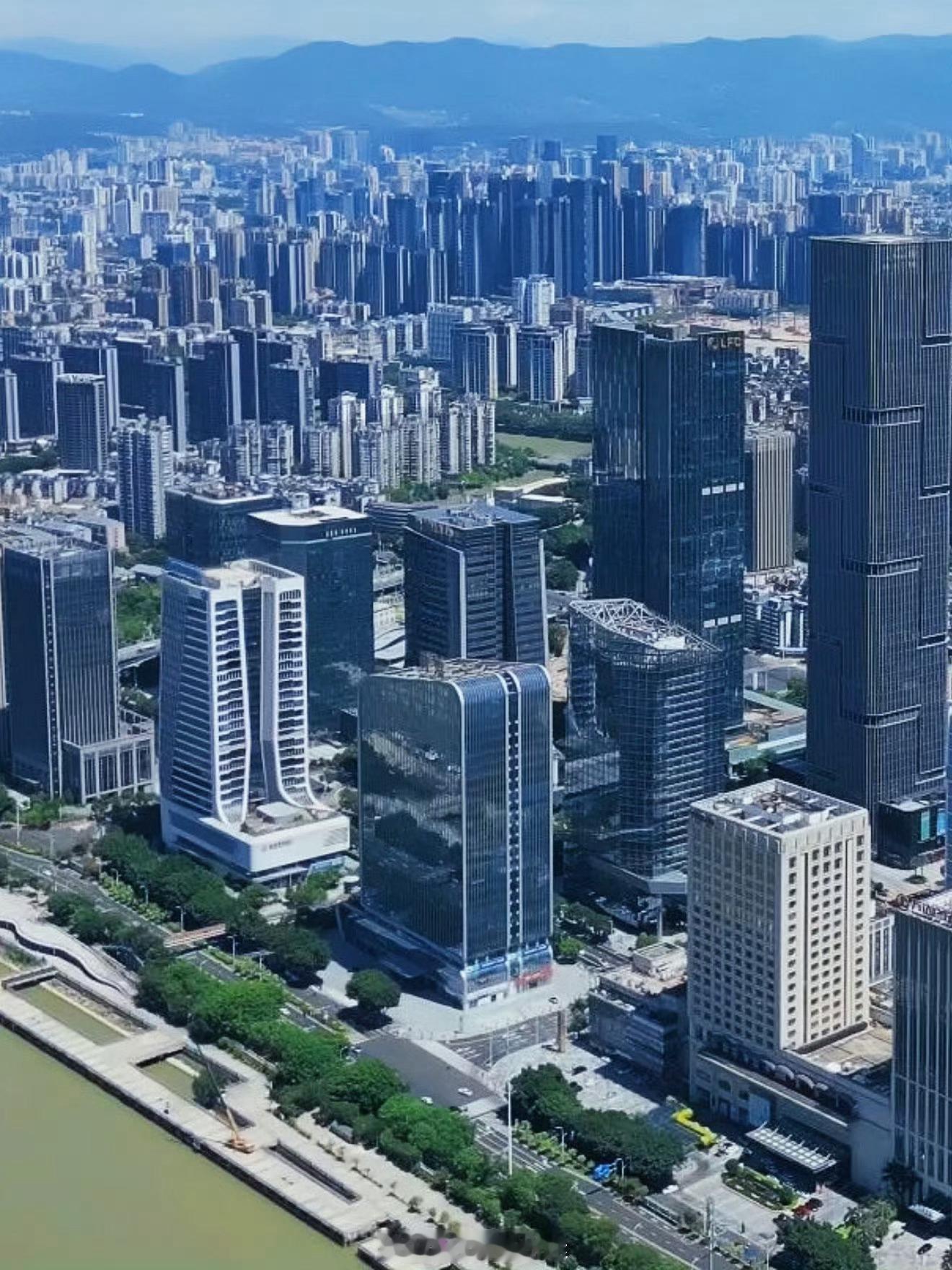 福州商业 / ◌福建20家企业入围中国民营500强，其中福州占了11家，漳州3家，厦门、泉州各2家 ​​​