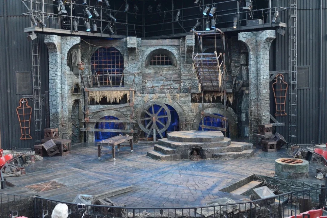 戏剧——舞台上的布景集锦（五）