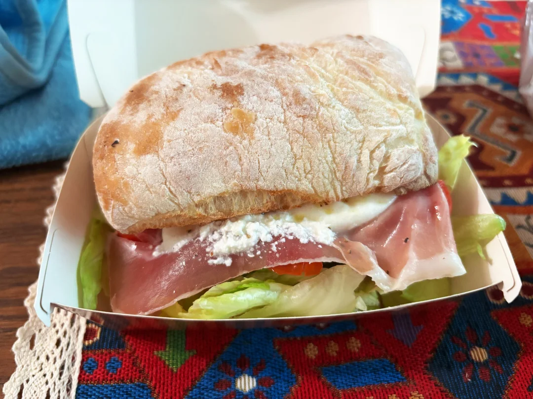 连着两天吃萨莉亚的帕尼尼