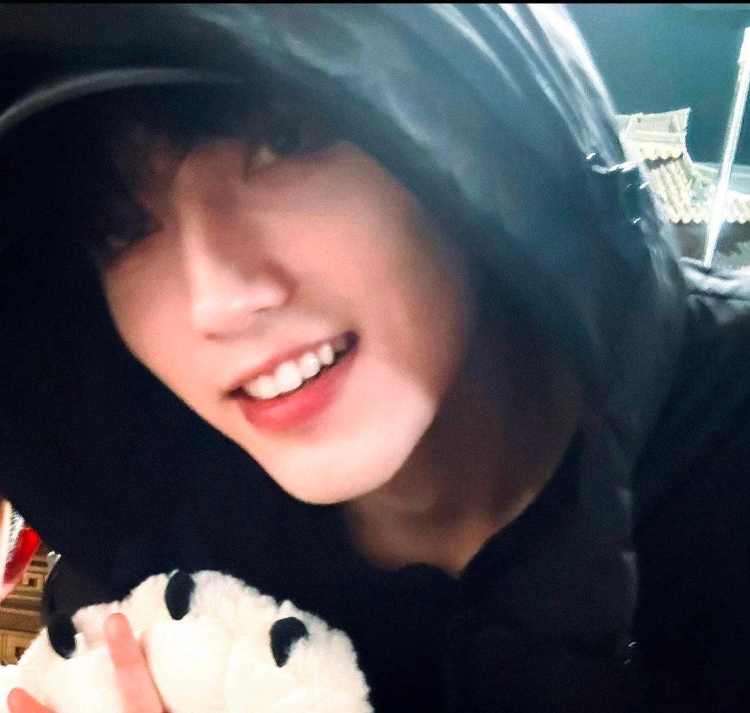 #陈飞宇[超话]# 
会是好哥哥吗[期待] ​