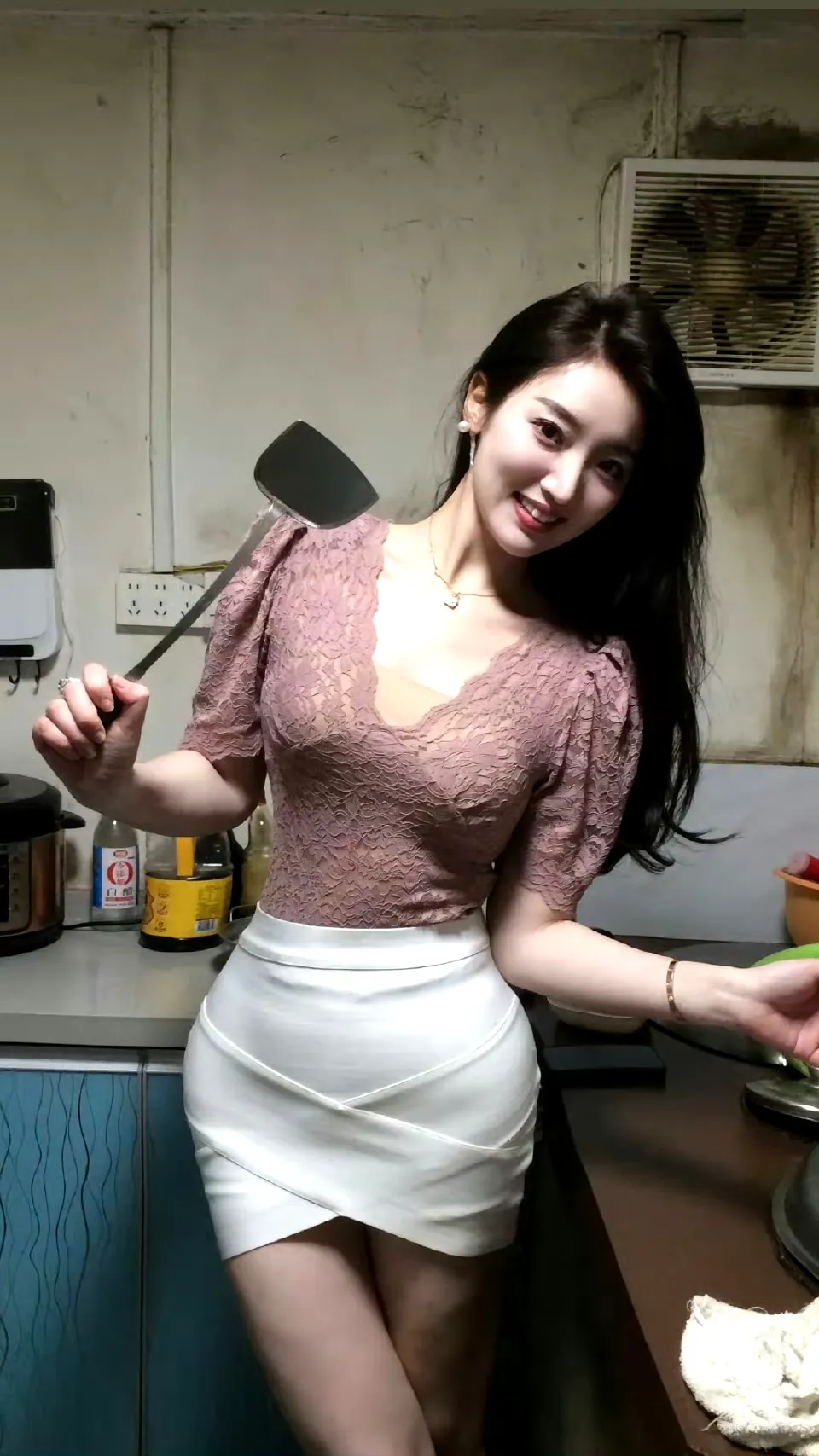 有这样的女朋友你几点回家 ​