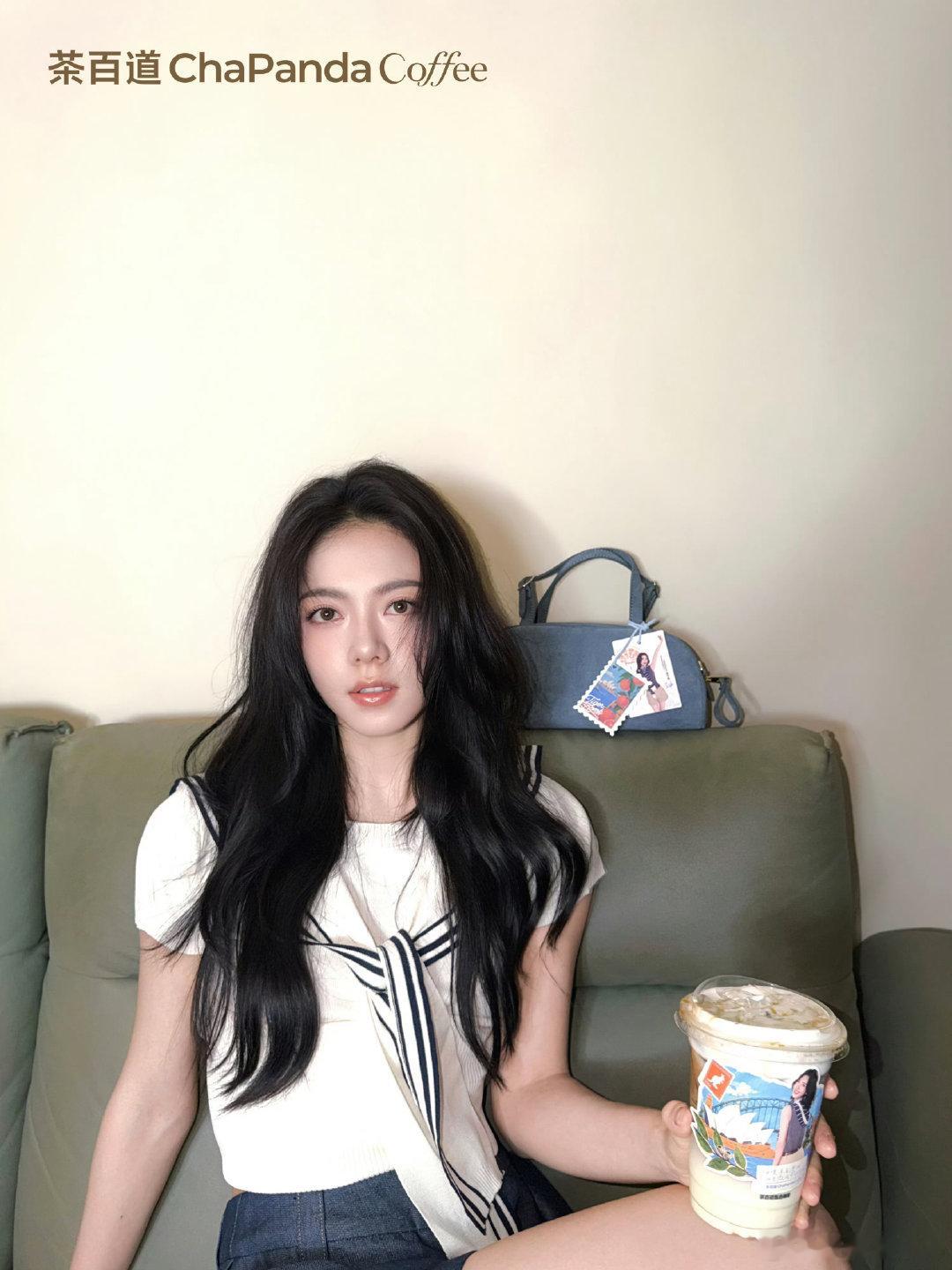#赵今麦[超话]##赵今麦无可替代# 
“爱意在厌阳高照中灿烂  思念在星火斑斓的中沉沦”
赵今麦 |  流浪地球3  |  韩朵朵  |  无可替代  |  徐迟   | 再来一次   |   孟欣悦​