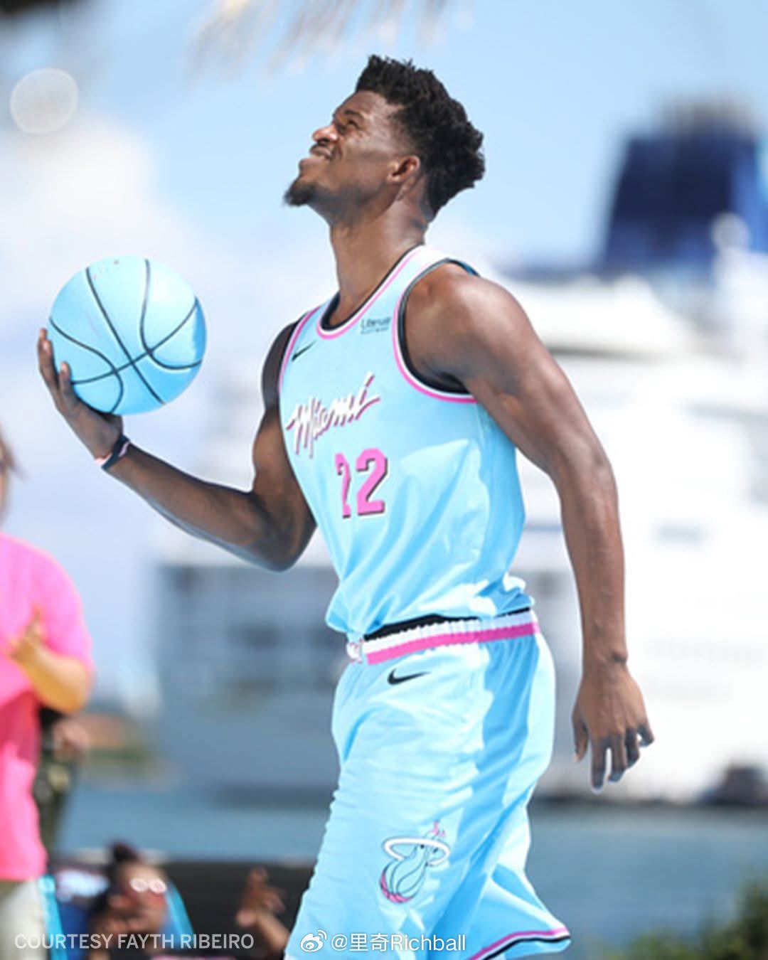 热火新赛季将重启“Vice Wave”版本球衣，最干净的球衣[666]#nba# ​