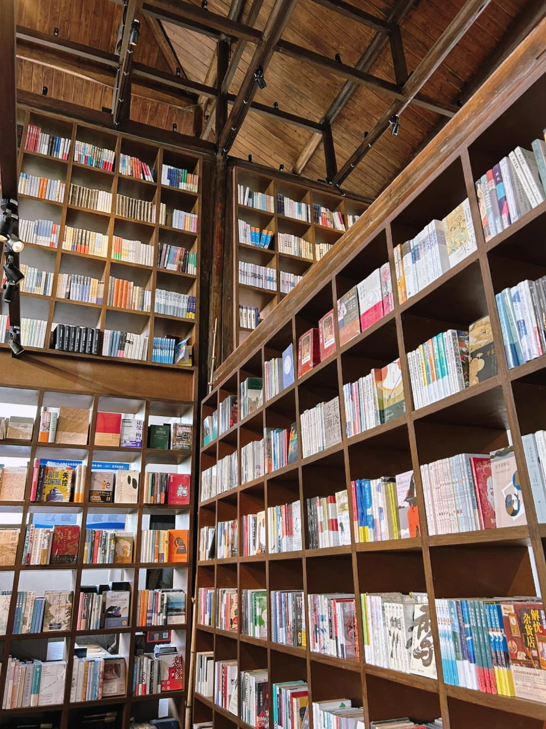 最近看到一段很治愈的话：“一个人想要开拓自己的眼界，就要敢于到超出自己眼界的地方