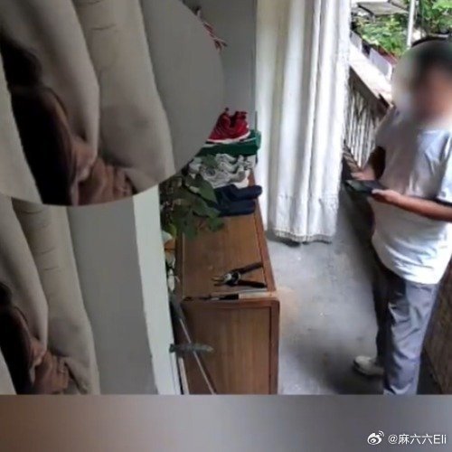 #长沙女子洗澡不关门被疑炒作# 怎么看怎么像女子专门设置的陷阱：故意洗澡不关门，然后打电话让小哥上门取件，门外挂上帘子，小哥敲门必须掀开帘子，门又故意留有缝隙，女子就可诬告小哥看到其身体，进而炒作和索赔。不能让这样的行为得逞，否则就麻烦了！ ​
