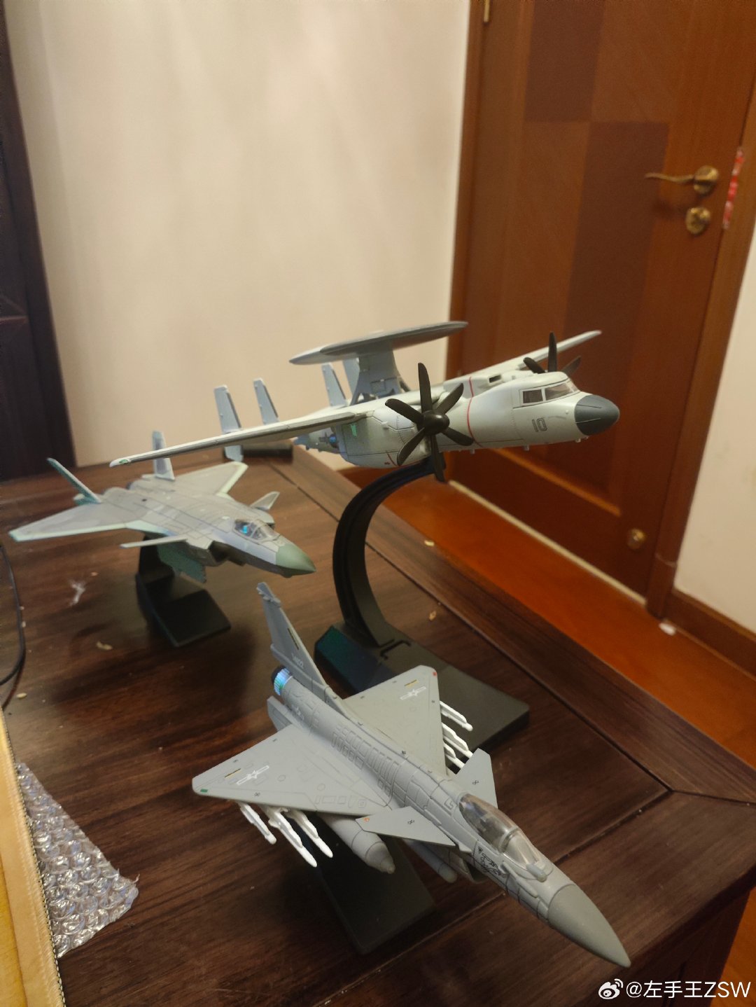 旭嘉的玩具性价比是真的高，hm收藏家和铁流还是太贵了消费不起，买点旭嘉拉拉馋算了） ​