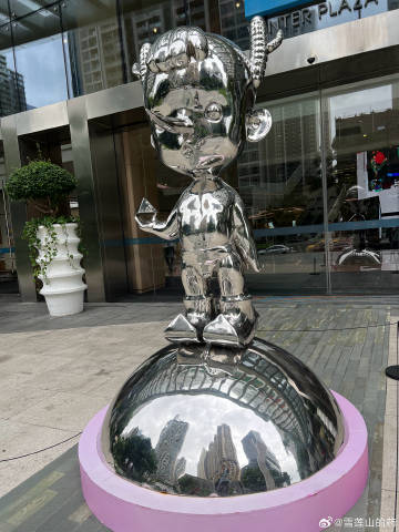 高德置地冬广场艺术展。