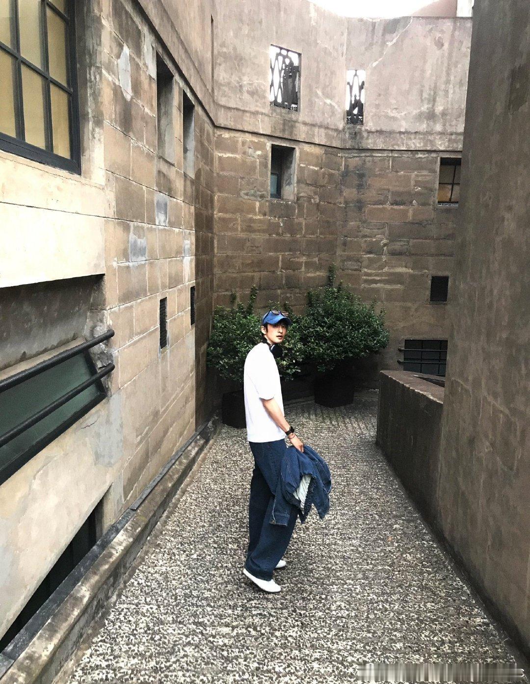 #张云龙楚翊# zyl#张云龙云初令#

​朱墙之内，风云暗涌，楚翊执棋观势，与盟友携手冲破重重困局。盼《云初令》早日播出，期待和的楚翊王爷相逢。 ​