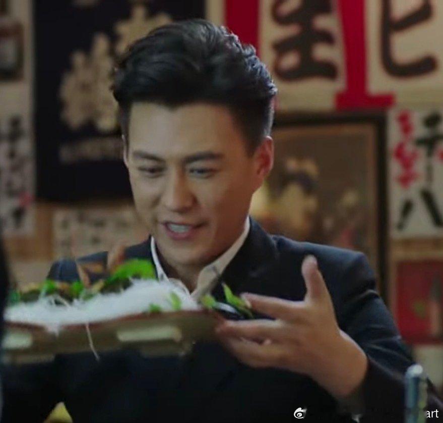 #贺涵[超话]#  “We should always remember to put our feet in the clients’ shoes to experience their pessimism and happiness and stand on the same side as them. ” ​