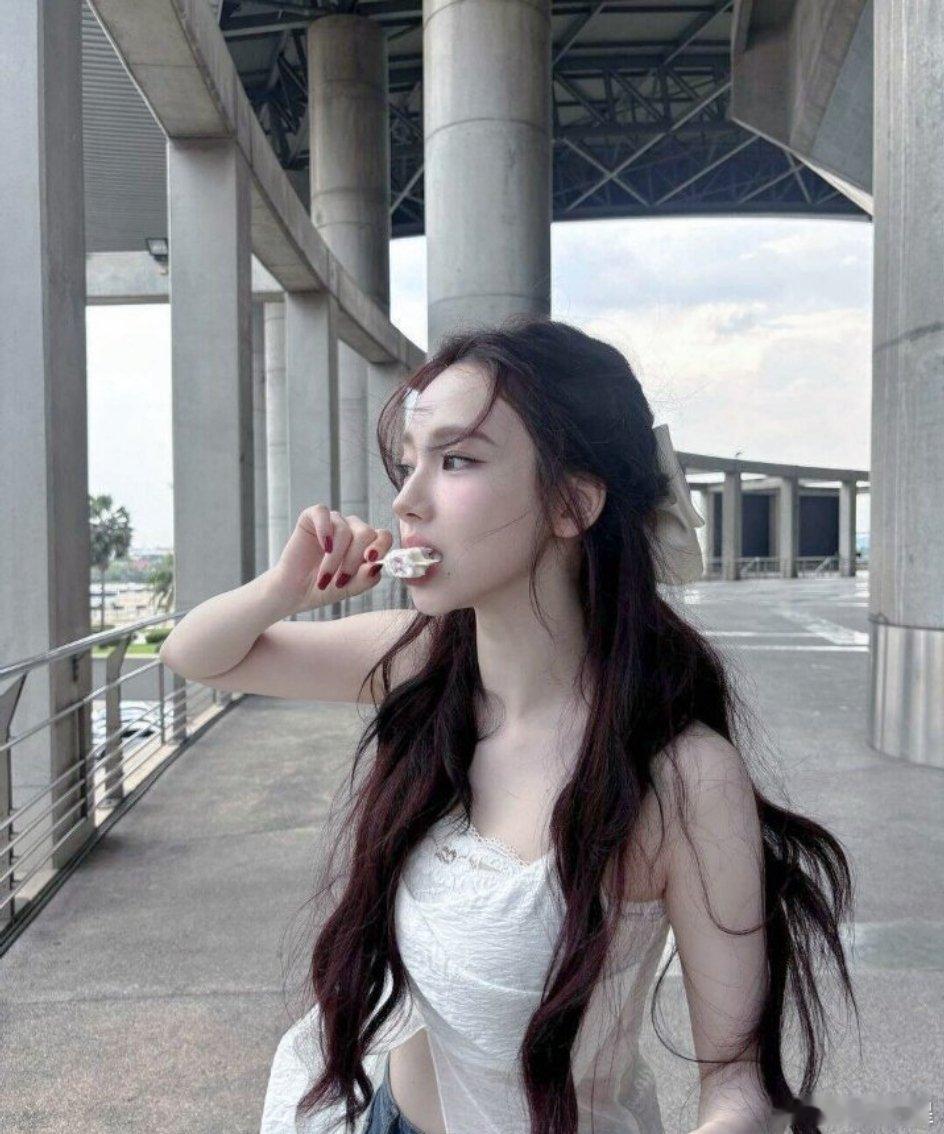 #柳智敏[超话]#

Karina的舞台表现力永远惊艳，每一次造型都自带强大气场✨

#柳智敏##KARINA# ​