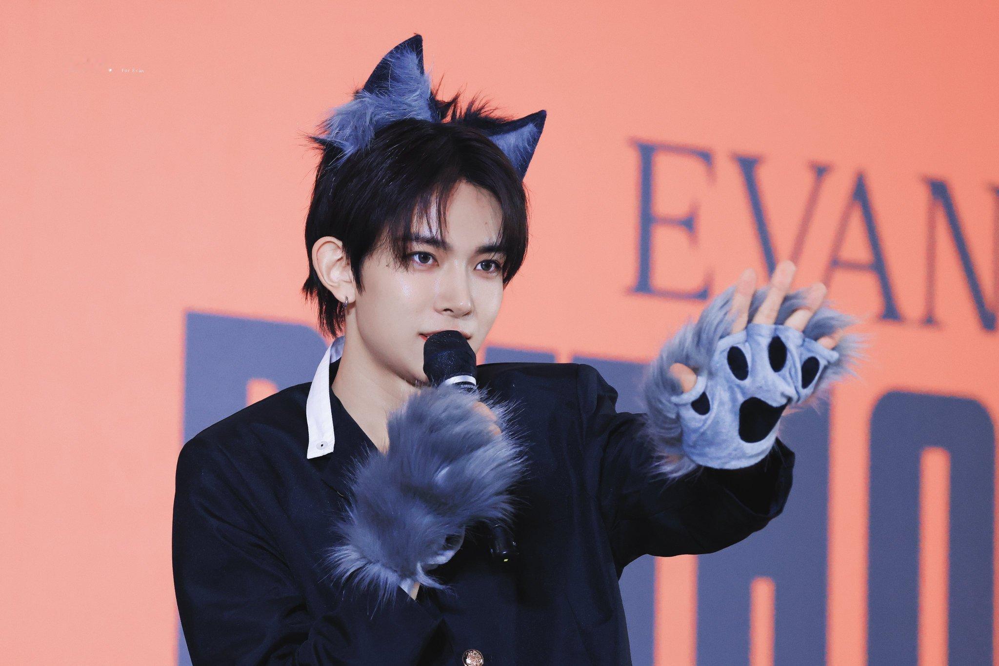 #李羲承#[抱抱]#李羲承solo顺利# 
【蓝🕊】260909 BMD公开签售

小猫小狗

Cr.RAIN_011015
———————♡———————
💽新专预售
❤️‍🔥新专信息汇总
💕爱与勇气之歌
🧭入坑指南 
🩵小鹿园招新 ​