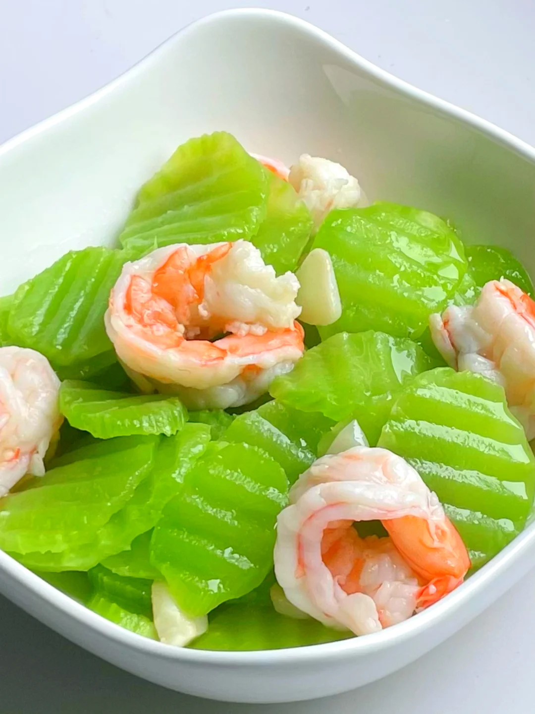 🔥鲜掉眉毛的莴笋炒虾仁，5分钟搞定！