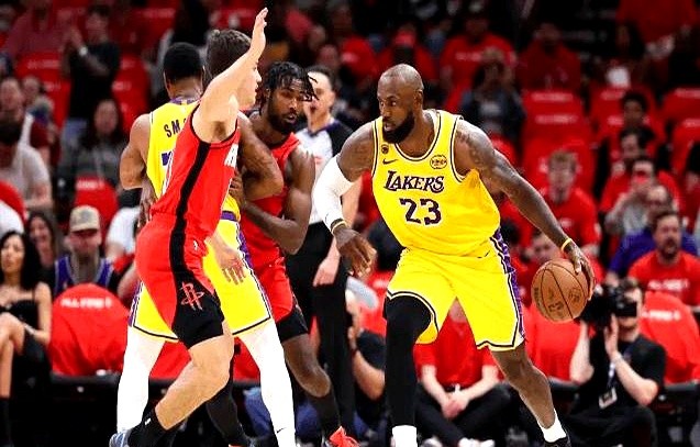 那帮老家伙们，怎么就提前回家了？  38岁的库里和34岁的伦纳德，附加...