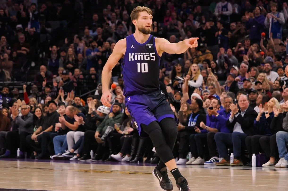 国王135-130猛龙，产生了四大不可思议！ ①两队15人上双也是很难...