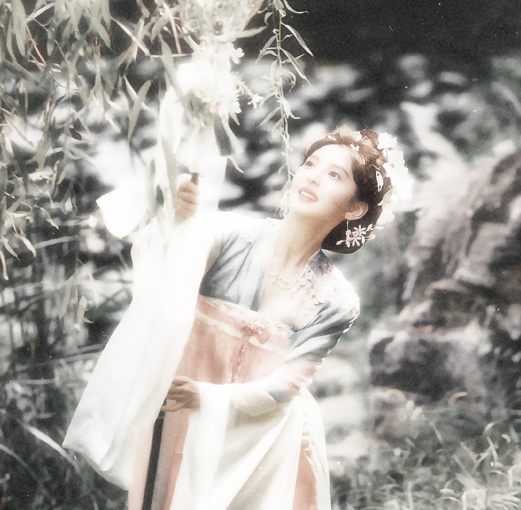 #修图产出基地[超话]#  
鞠婧祎 陈都灵 章若楠 彭小苒 卢昱晓
  -
拿图看简介 ​