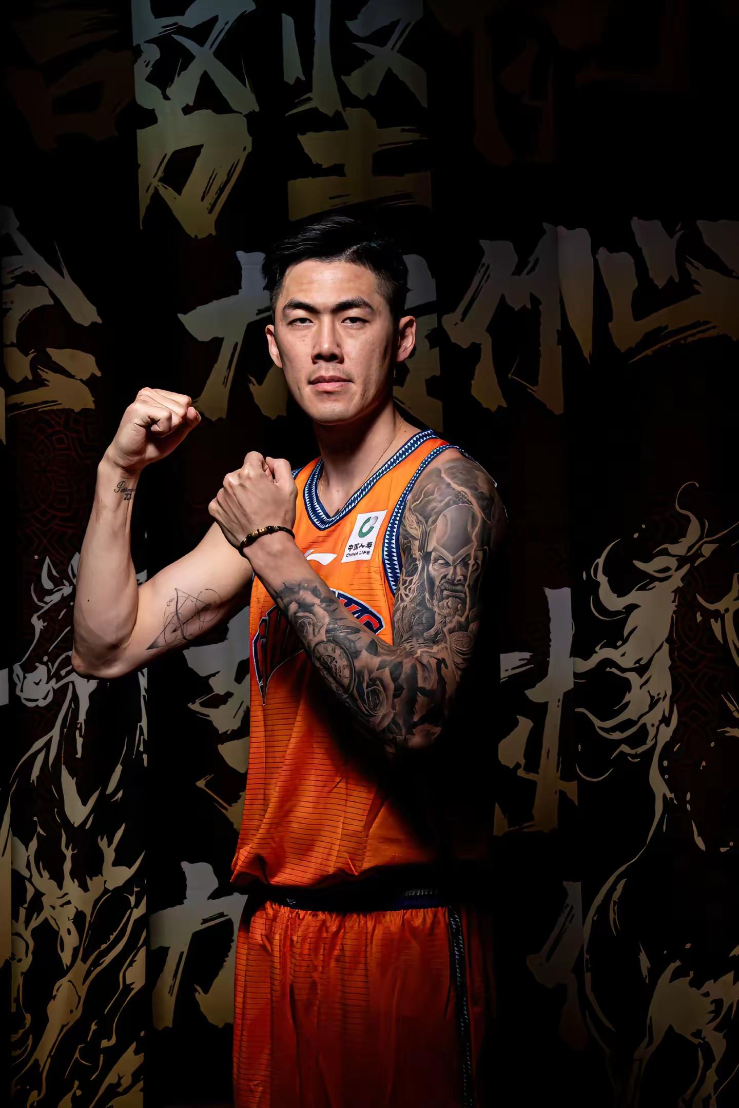 以城之名，鲨向未来！2026的第三座冠军能否如愿收入囊中？上海男篮 FIBA洲际杯 王哲林 刘铮