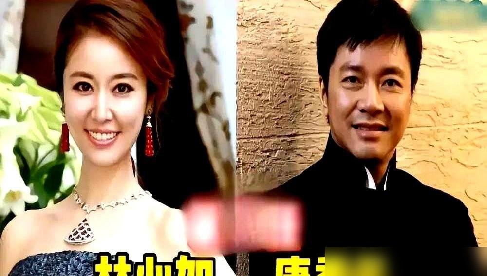 霍建华林心如婚礼，苏有朋没去。

转头扔过去一份《嫌疑人X的献身》资源包。林心如接了女主，票房4亿，两人分账分到手软。
“成年人的社交不看你在不在酒席上。”
我反复品这句话。
苏有朋这几年一直没停。九月《湾区升明月》刚主持完，十几天后就带着乐队去扬州live。52岁的人了，台上蹦蹦跳跳，嗓
