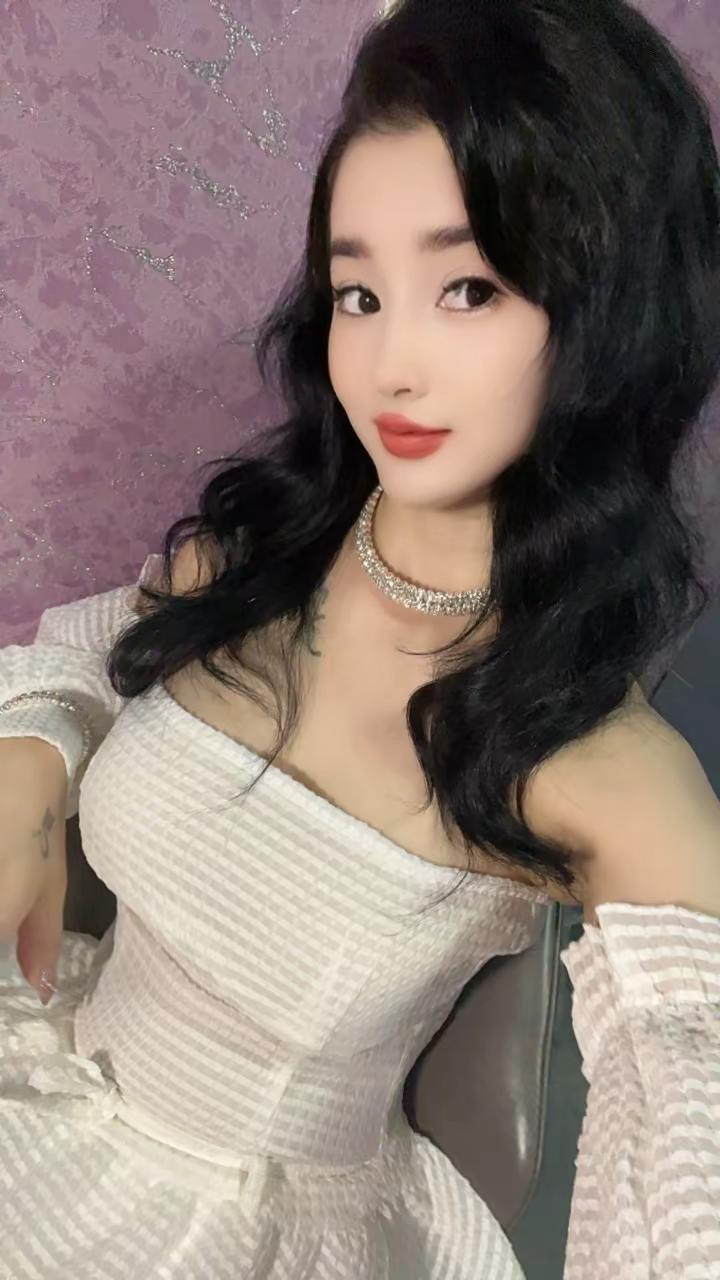 <p>辣妹穿搭 小性感 <!--{img:0}--><!--{img...