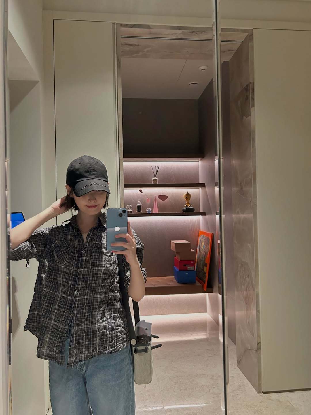 #IU[超话]#🐥#IU唱作歌手# 
onlyU消息-260925 IU IG更新
短发人的生活

【cr:dlwlrma 】 
—☆#IU#☆#李知恩# ☆—
🔮IU 个人IG【dlwlrma】
🔮IU 官方IG【iu_edamofficial】
#IU韩国第一女solo#

🎧网易云👉《 Unknown Planet》 《Dear my crazy soulmate》 ​