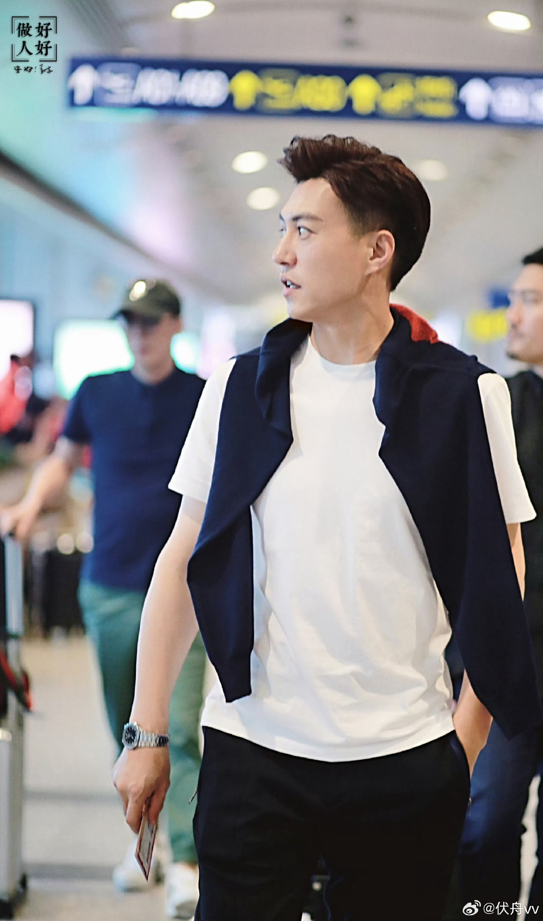 #靳东[超话]##靳东# 我看罗槟时期也是超级美味啊…[doge] ​