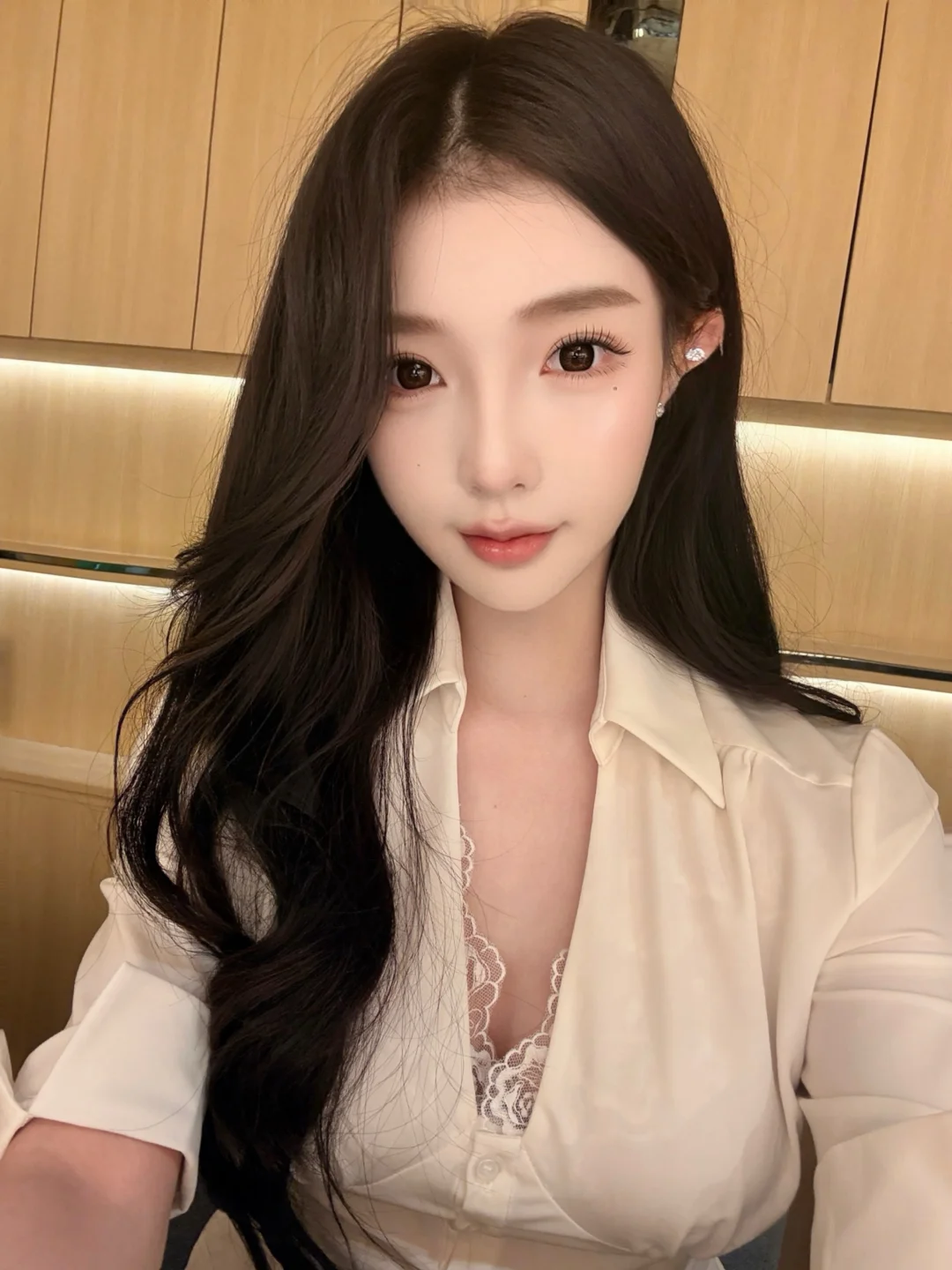 很内向 吃饱了也不说 一直吃