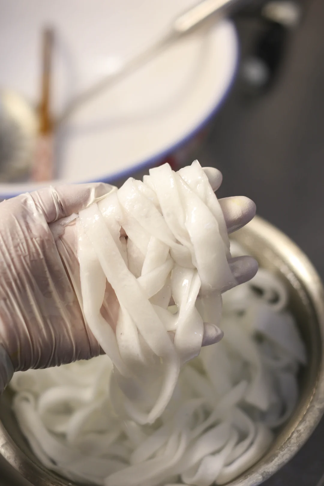 妈妈做了几十年的手擀土豆宽粉，爽滑有韧劲