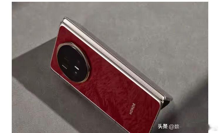 5、手感做工：荣耀极致轻薄，vivo扎实稳重荣耀Magic V6展开厚...