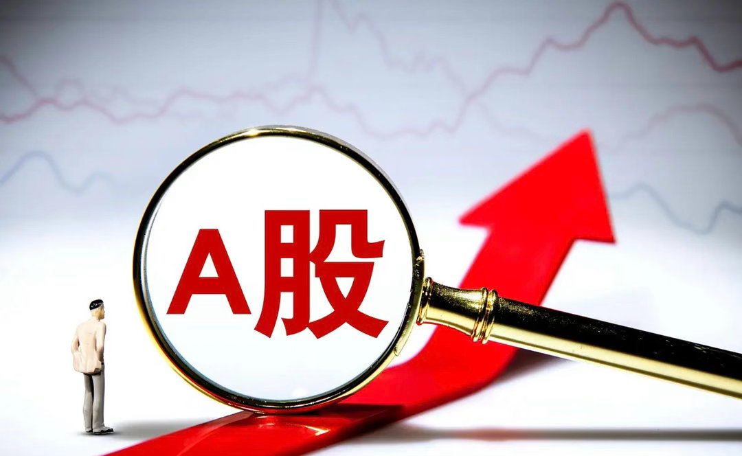 明天关注这6条主线，谁先冒头看谁

不作为投资推荐！仅供参考。

一、固态电池 / 新型电池

受“十五五”新型电池规划催化，今天资金介入最深，明天仍有延续可能。

可观察：时代万恒、传艺科技、紫竹高科、上海洗霸、丰元股份、领湃科技、力王股份、金银河、雄韬股份、龙蟠科技、武汉蓝电、纳科诺尔

 ​
