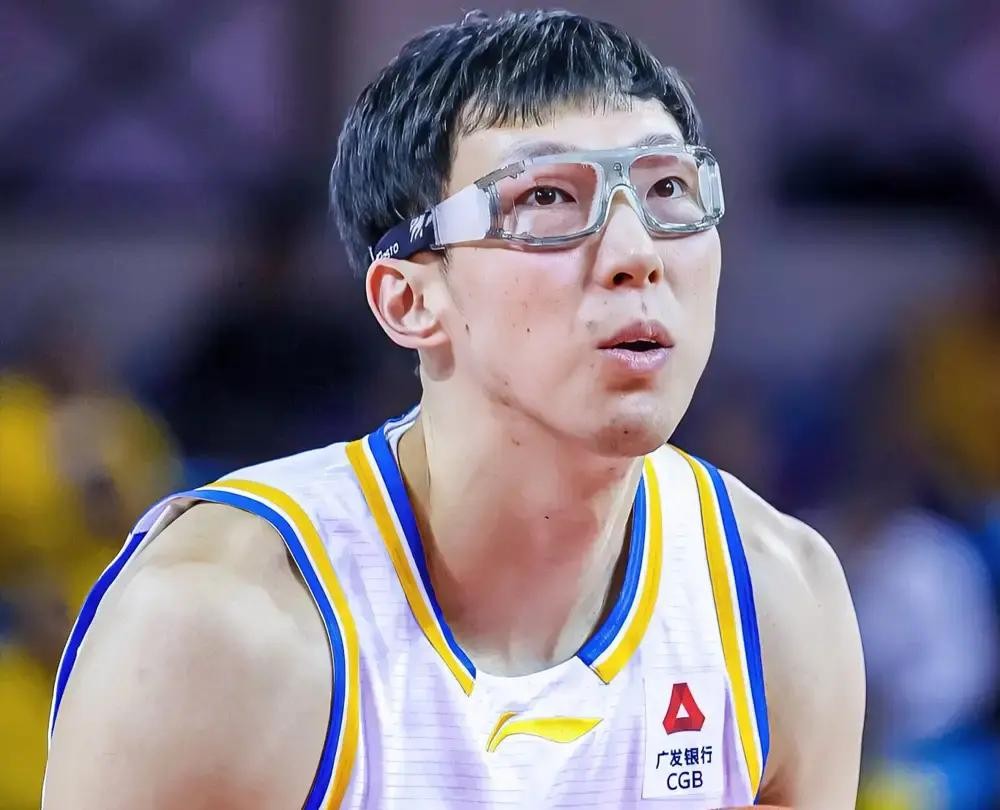 CBA球员赵睿因言论受重罚 处罚背后藏着很多人没看懂的考量 赵睿被联盟...
