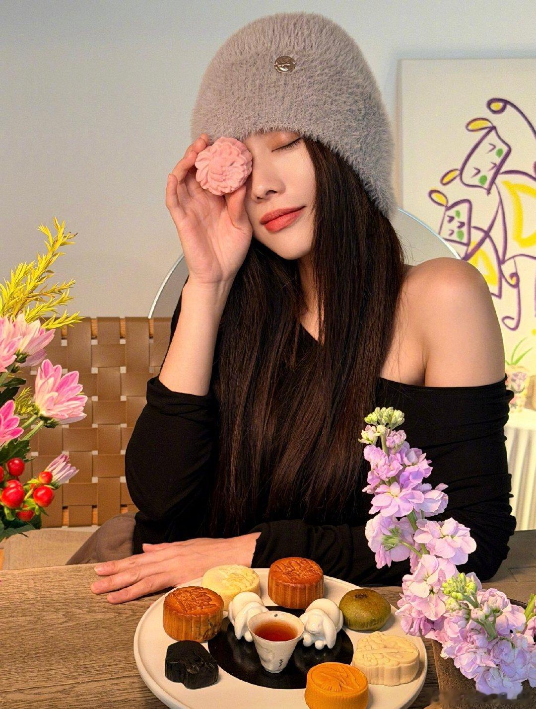 #王霏霏[超话]#  [好事甜圆]#霏奔而来# 
中秋快乐呀姐姐🎑 ​