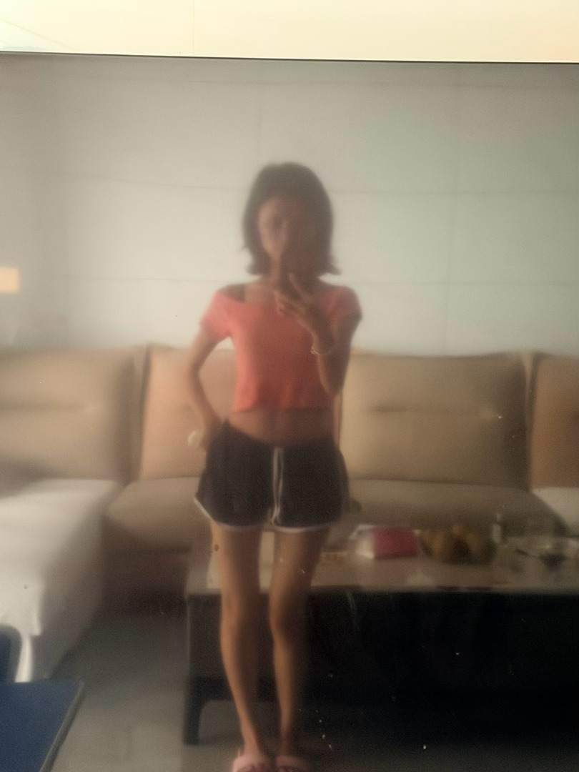 才睡了两小时希望我的手术脸不要介意（快点好
本来可以说不大不小朋友说社交距离根本没问题但本人摸着着实难受 为此又上了二姑的当花了笔巨款所以昭告天下（一颗一百怎么敢报的30 娇韵诗的姐说才十几…还有走医保^_^？）
不管是美容香水包包买车买房希望所有人都在爱自己的路上不断加强，确实自己就是 ​