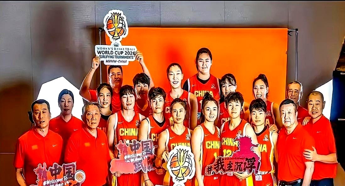 中国女篮在欧洲热身赛里，输给了波多黎各。

这场比赛的结果，确实出乎不少球迷的意料。场上的局面，跟大家心里的期待有些落差。

这支队伍是从国内联赛里挑出来的精英。投入不少资源，按理说纸面实力不弱。但真到了场上，技战术的执行和球员间的磨合，看着还是有些生疏。

比赛打得不够顺畅，竞技状态也没完全调动起