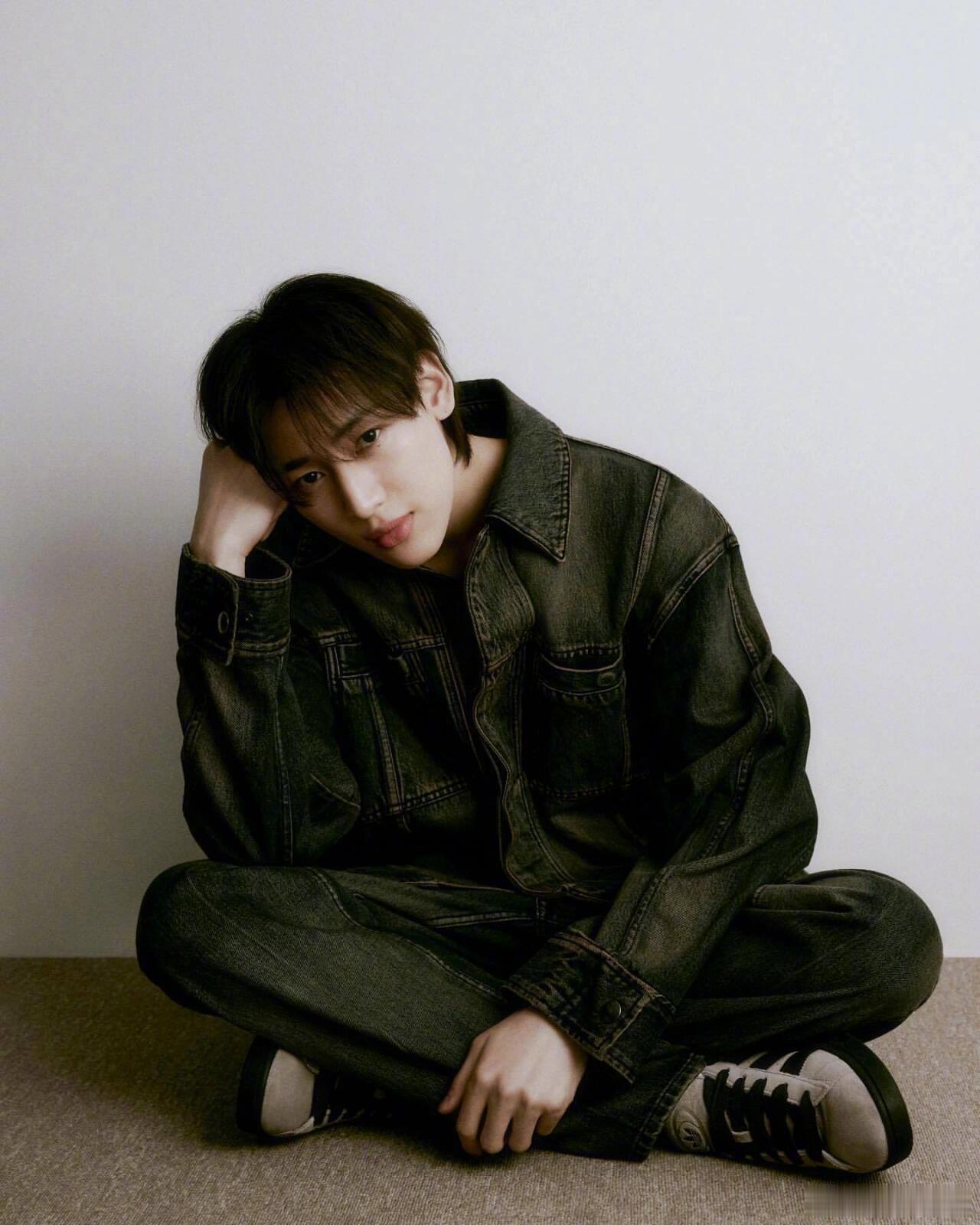 11日，GOT7成员BamBam发文：“家感觉像地狱一样”，“每个笑容...