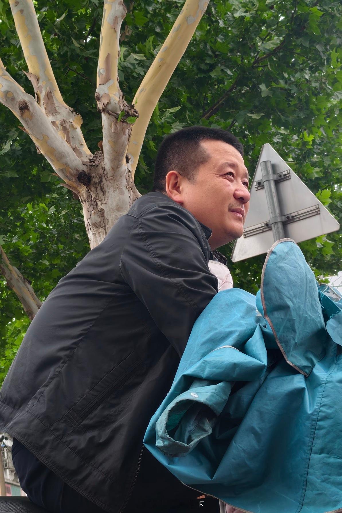 我只服京东客服。淘宝，美团真的一言难尽……跟闯关似的……答非所问[二...